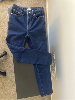 Good American Women’s Always Fits Good Legs Skinny Jeans (Size 6-12)